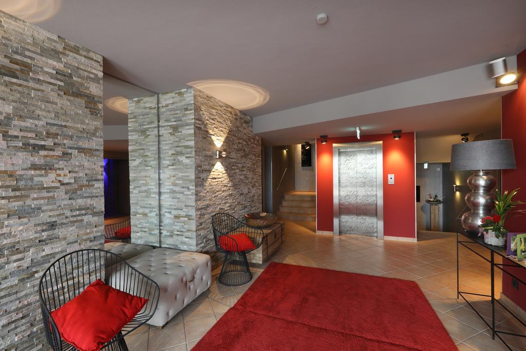 Naegler'S Fine Lounge Hotel Oestrich-Winkel Eksteriør bilde