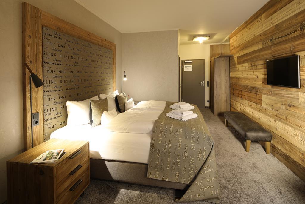 Naegler'S Fine Lounge Hotel Oestrich-Winkel Eksteriør bilde